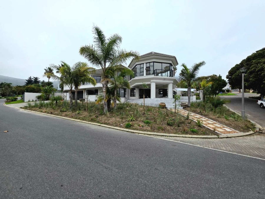 5 Bedroom Property for Sale in Plattekloof Western Cape